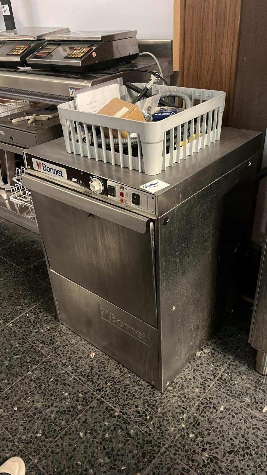Lavavajillas Industrial Bonnet Ino 7 F – Ingeniería Premium para tu Cocina