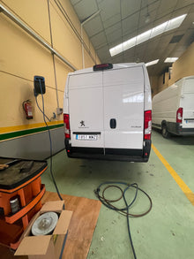 Peugeot Boxer furgón techo alto 87.000 km gran capacidad de carga