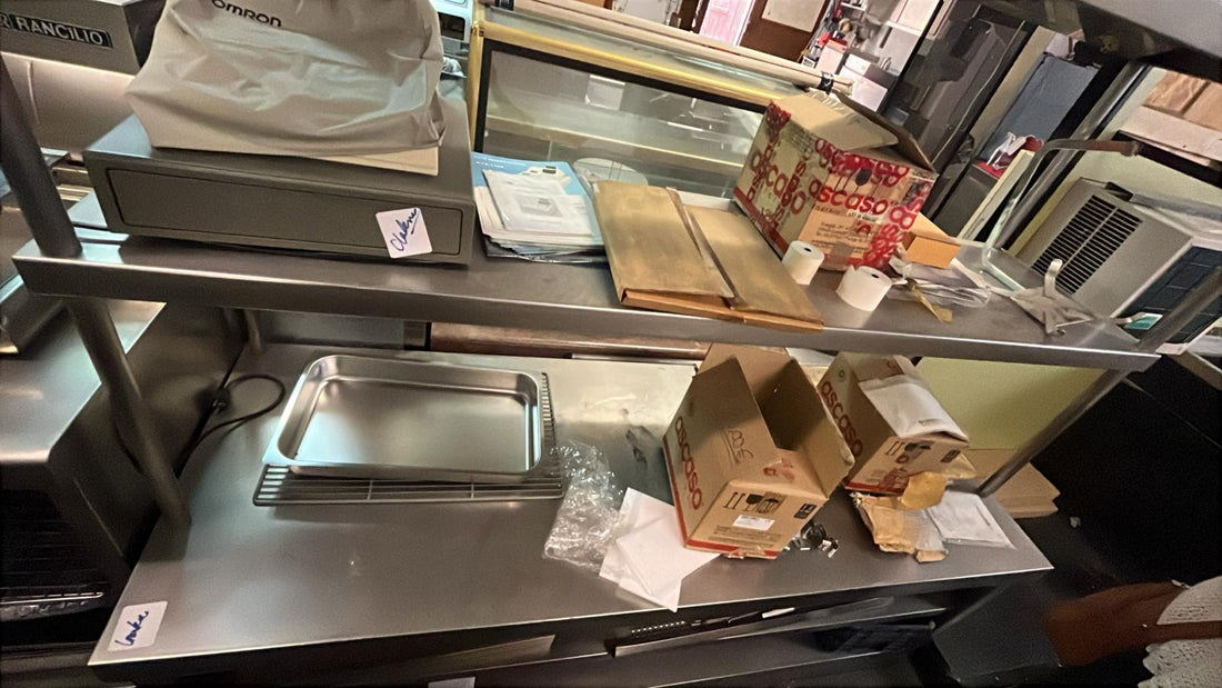 Mesa de Trabajo Inox Doble Nivel con Estante Superior – Segunda Mano