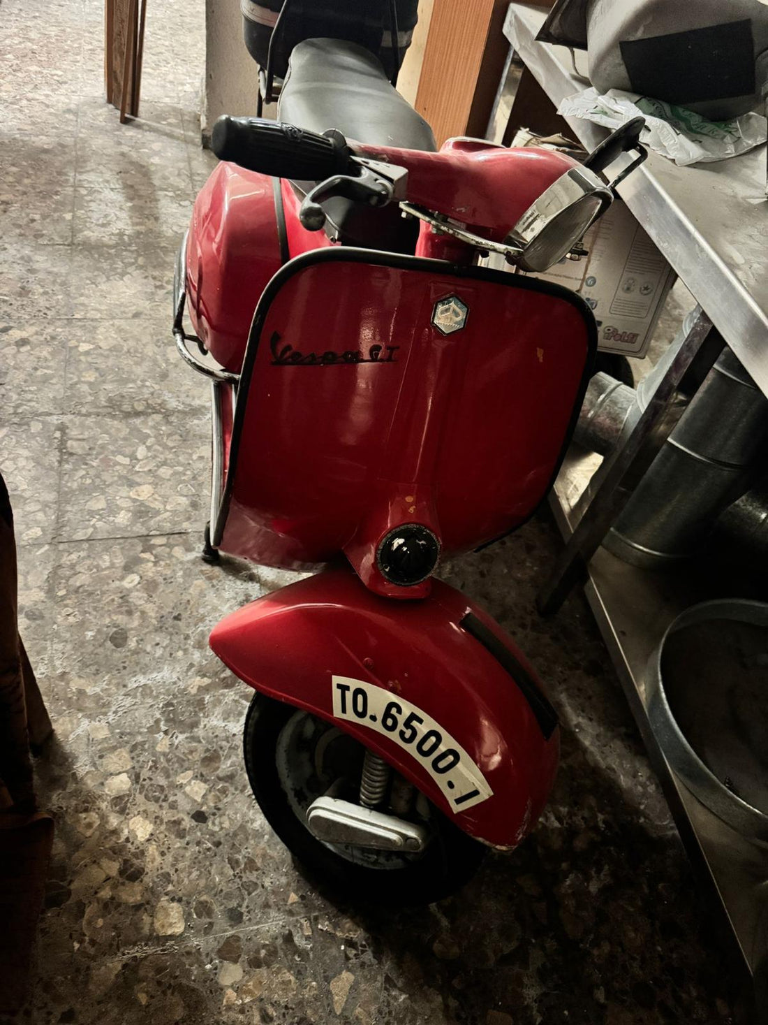 Vespa GT 160 Clásica Roja – 161 cc – Años 70 – Colección o Uso Recreativo