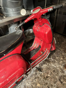 Vespa GT 160 Clásica Roja – 161 cc – Años 70 – Colección o Uso Recreativo