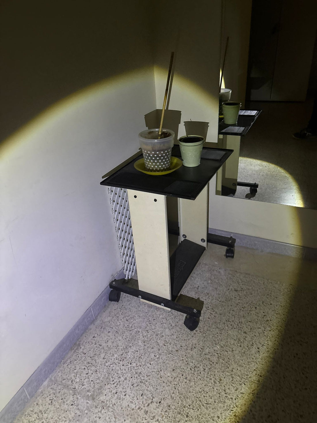 Mesa Auxiliar de Oficina con Ruedas - Soporte CPU