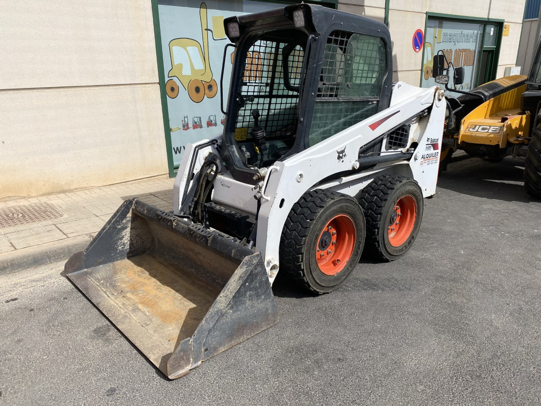 Minicargadora Bobcat S450 2018 matriculada con cuchara