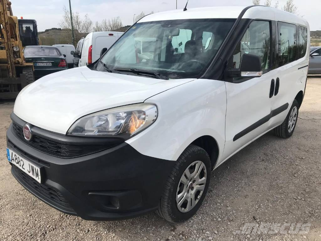 Fiat Doblo 2017 de ocasión - vista 1 | maquinaria usada Toledo