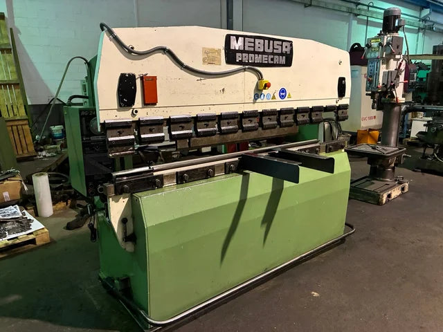 Plegadora Hidráulica Mebusa Promecam RG-2400-35 de 2,4 Metros con Utillaje